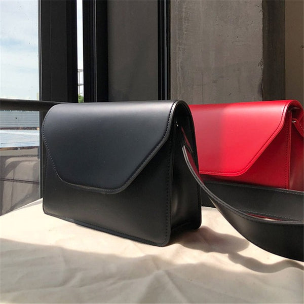 Women Wide Buckle Strap Crossbody Mini Shoulder Bag